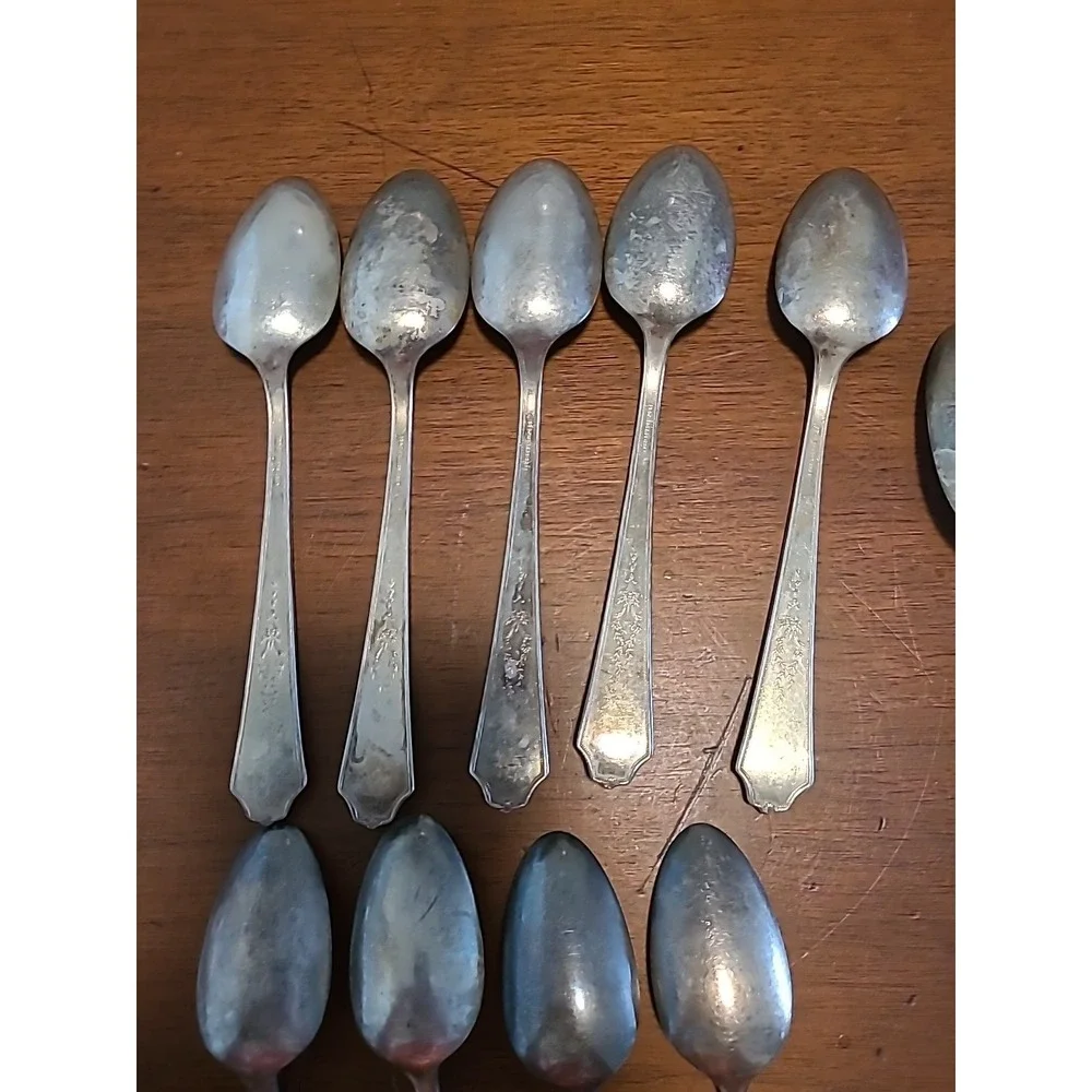 Vintage 1924 Ancestral Spoons by 1847 Rogers Bros 10 Spoons 4- 6